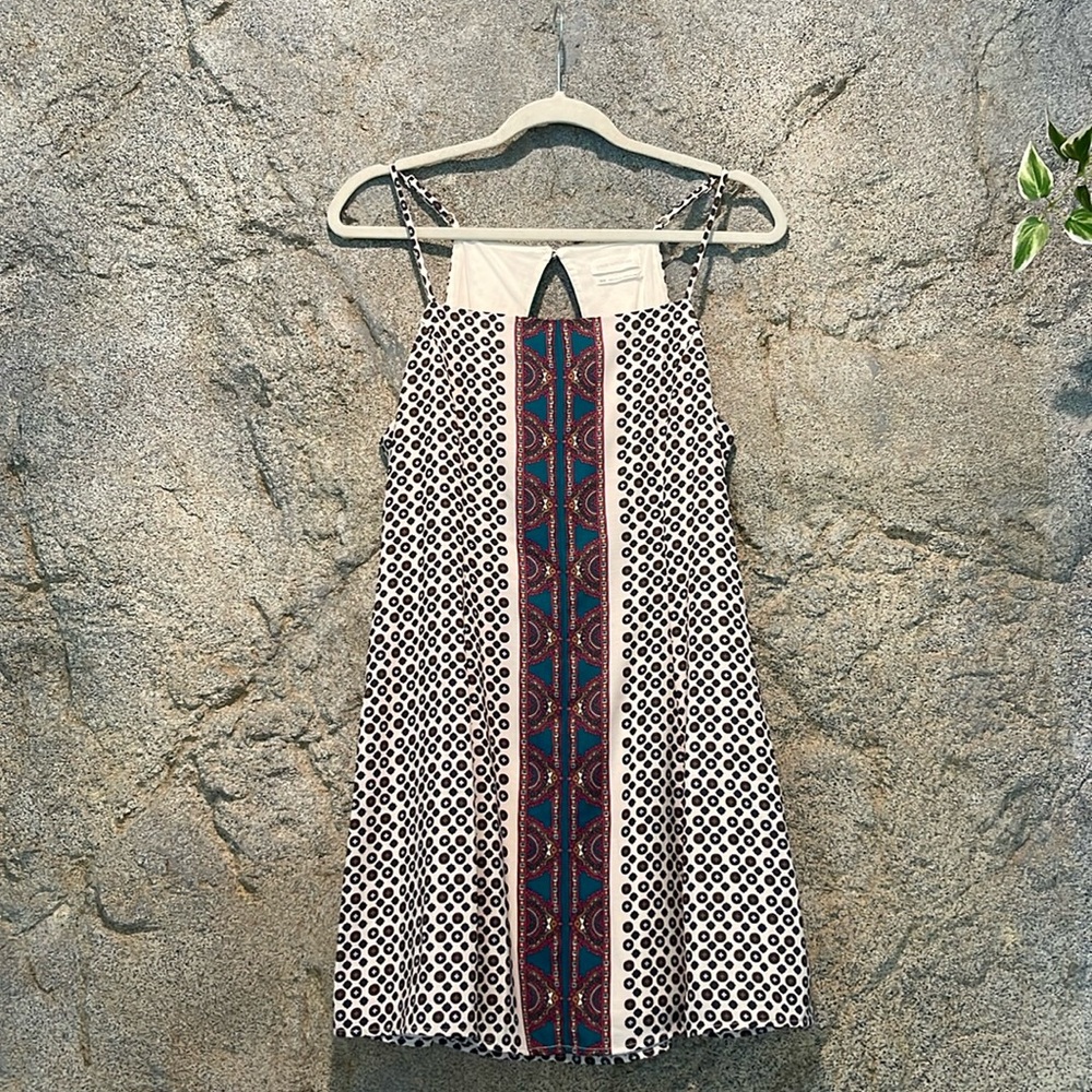 Urban Outfitters, Size M. Mini-dress, never worn. Perfect condition !